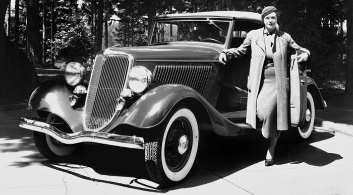 Какие автомобили предпочитали известные американские бандиты (45 фото) Какие автомобили предпочитали известные американские бандиты (45 фото)