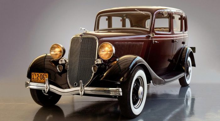 Какие автомобили предпочитали известные американские бандиты (45 фото) Какие автомобили предпочитали известные американские бандиты (45 фото)