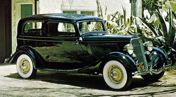 Какие автомобили предпочитали известные американские бандиты (45 фото) Какие автомобили предпочитали известные американские бандиты (45 фото)