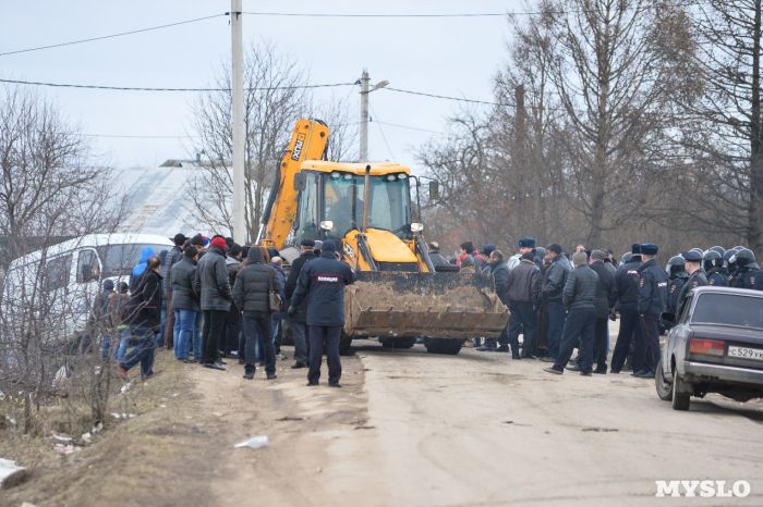 В поселке Плеханово под Тулой цыгане устроили беспорядки (10 фото) В поселке Плеханово под Тулой цыгане устроили беспорядки (10 фото)