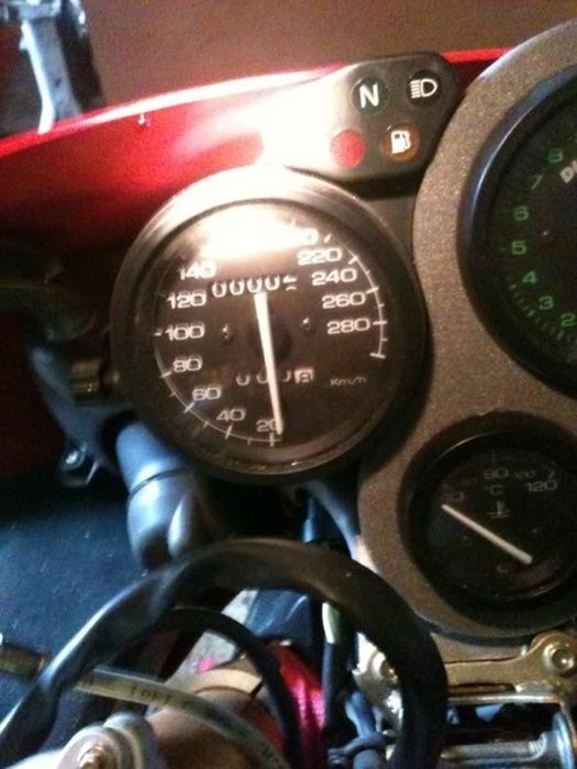   Ducati 996R   10     (10 )