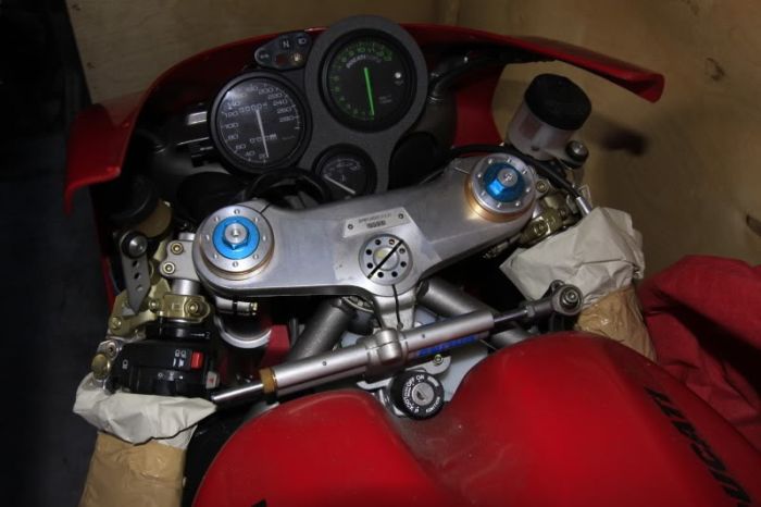   Ducati 996R   10     (10 )