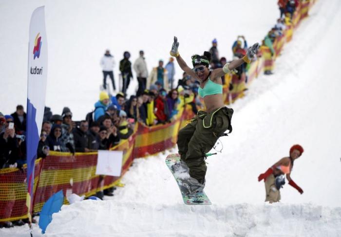 Red Bull Jump and Freeze Competition   (12 )