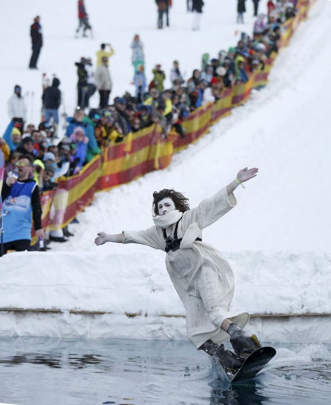 Red Bull Jump and Freeze Competition   (12 )