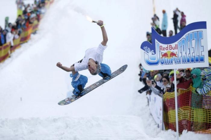 Red Bull Jump and Freeze Competition   (12 )