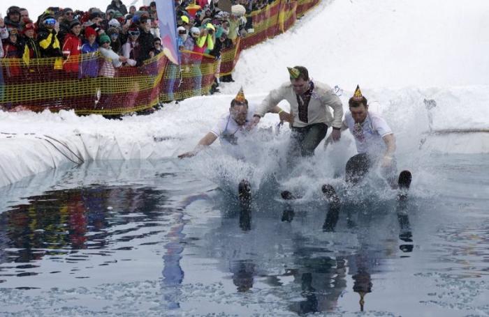Red Bull Jump and Freeze Competition   (12 )