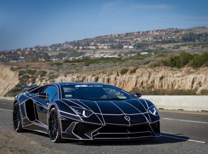  Lamborghini Aventador    (18 )