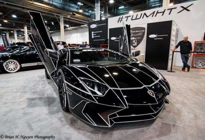  Lamborghini Aventador    (18 )