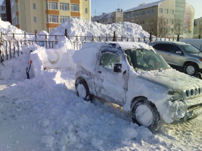 Вот почему автомобилистам Камчатки необходимо иметь свой гараж (6 фото) Вот почему автомобилистам Камчатки необходимо иметь свой гараж (6 фото)
