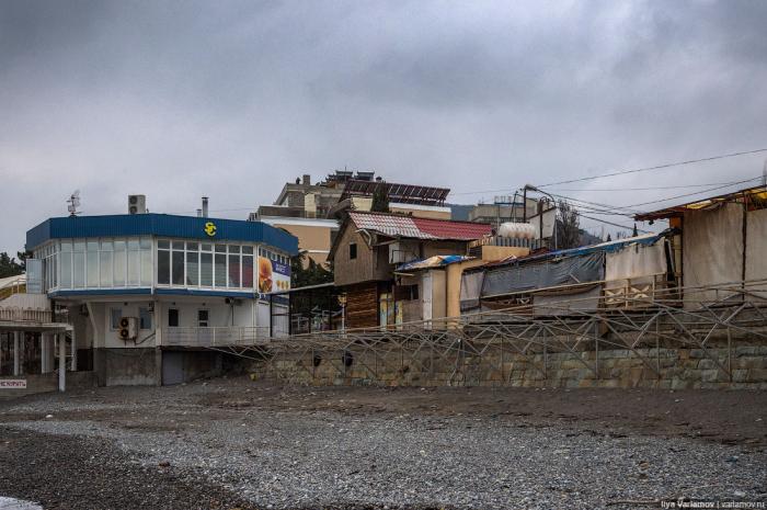 Алушта: курорт-антиутопия (63 фото) Алушта: курорт-антиутопия (63 фото)