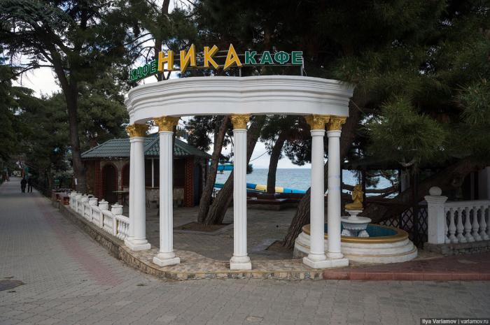 Алушта: курорт-антиутопия (63 фото) Алушта: курорт-антиутопия (63 фото)