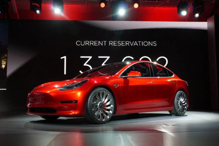 Tesla    Model 3 (23 )