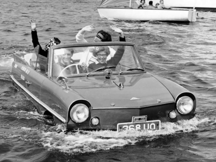   Amphicar (14  + 2 )