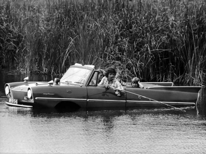   Amphicar (14  + 2 )