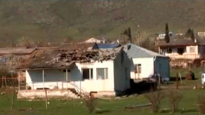 В Нагорном Карабахе возобновились боевые действия (13 фото) В Нагорном Карабахе возобновились боевые действия (13 фото)
