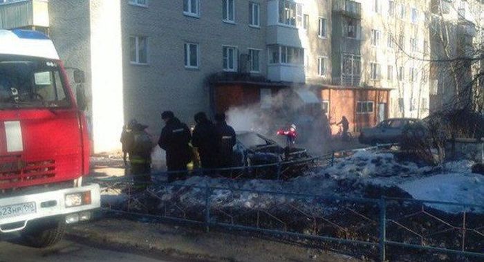 В Лобне участились случаи поджога автомобилей (2 фото) В Лобне участились случаи поджога автомобилей (2 фото)