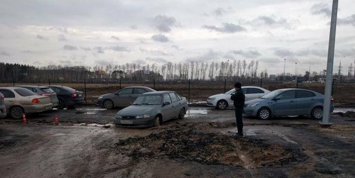 Парковкой у метро «Соларьево» за 2 года очень изменилась (4 фото) Парковкой у метро «Соларьево» за 2 года очень изменилась (4 фото)