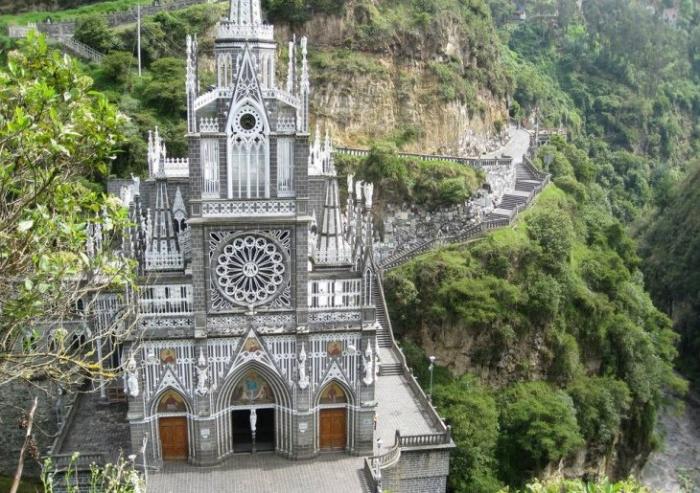 Самые посещаемый собор Лас-Лахас в Колумбии (6 фото) Самые посещаемый собор Лас-Лахас в Колумбии (6 фото)