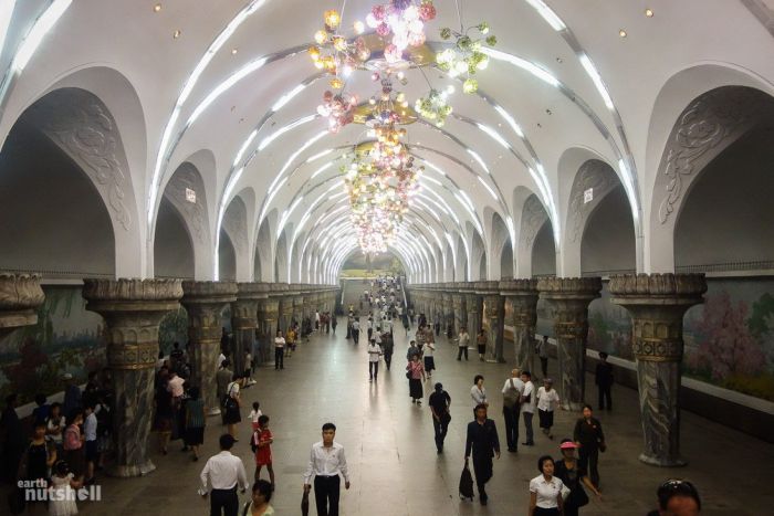 Северная Корея открыла для иностранцев все станции метро (8 фото) Северная Корея открыла для иностранцев все станции метро (8 фото)