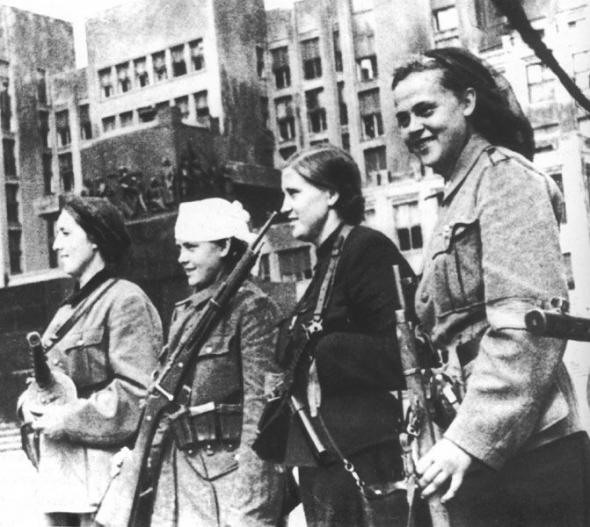 Воспоминания ветеранов (10 фото) Воспоминания ветеранов (10 фото)