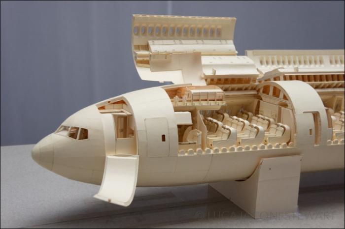 Боинг 777 из картона (5 фото) Боинг 777 из картона (5 фото)