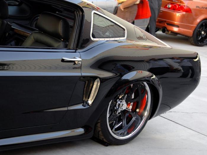  Ford Mustang Obsidian    (34 )