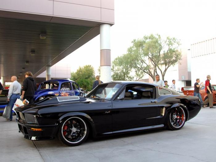  Ford Mustang Obsidian    (34 )