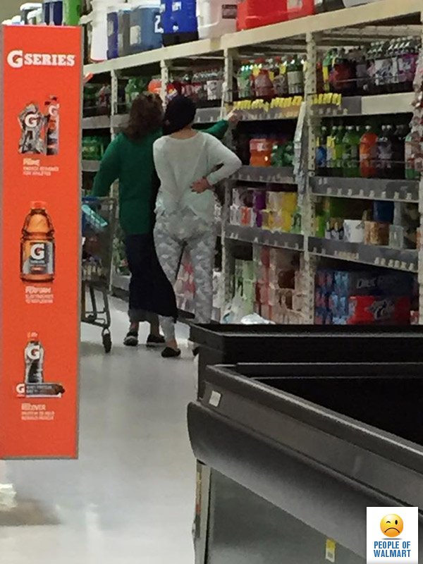   Walmart (32 )