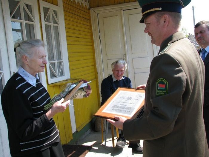 Найденная детьми медаль «За отвагу» нашла своего владельца (8 фото) Найденная детьми медаль «За отвагу» нашла своего владельца (8 фото)