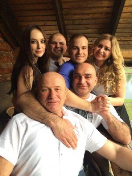 Интересные снимки, к которым стоит присмотреться дважды (42 фото) Интересные снимки, к которым стоит присмотреться дважды (42 фото)