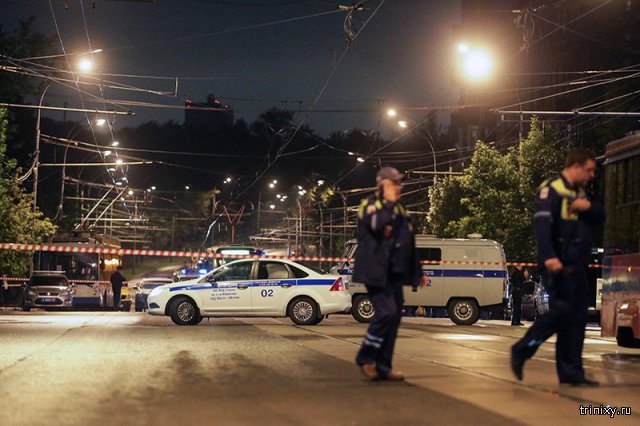 Захват заложников в банке в Москве закончился убийством (5 фото) Захват заложников в банке в Москве закончился убийством (5 фото)