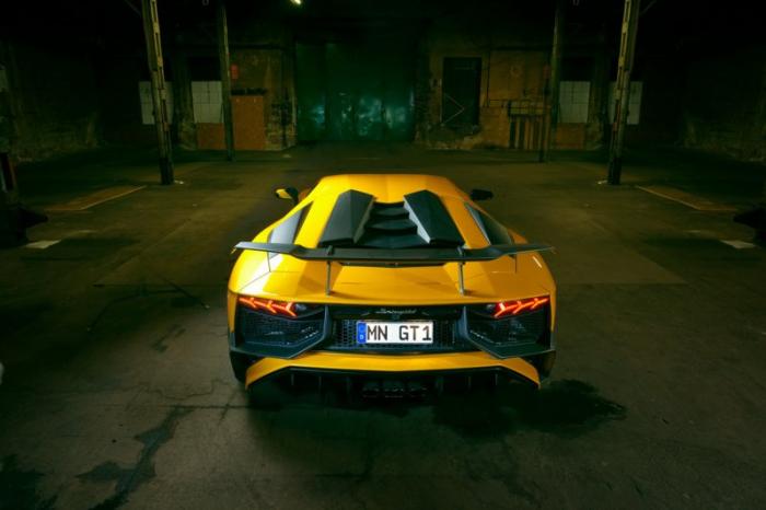   Lamborghini Aventador SV   (20 )