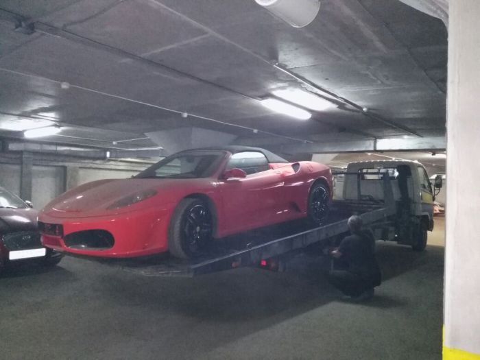        Ferrari (4 )