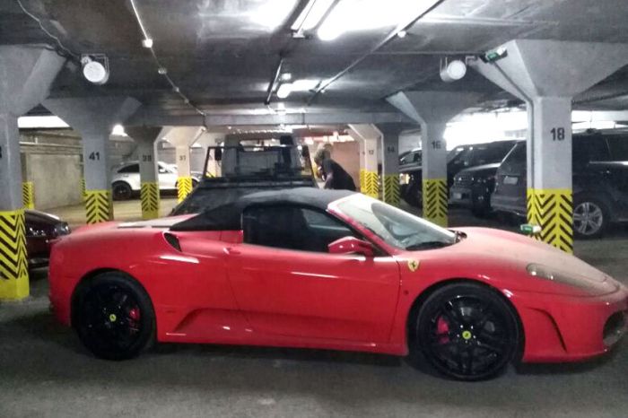        Ferrari (4 )
