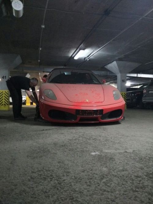        Ferrari (4 )