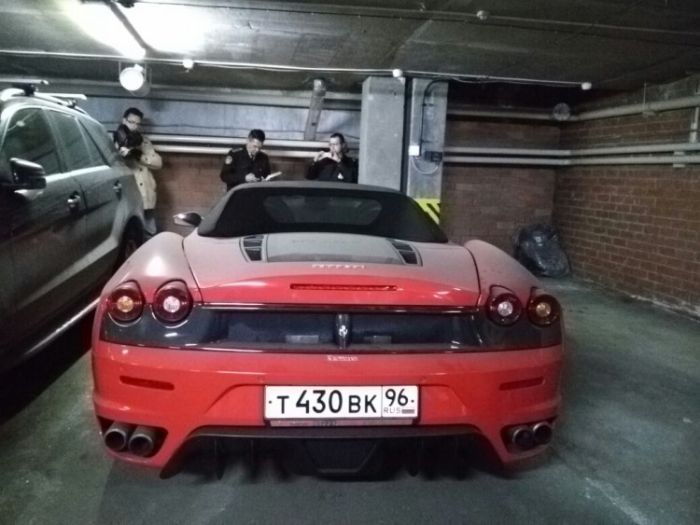        Ferrari (4 )