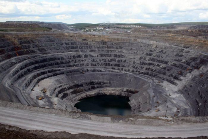 150 человек оказались заблокированными (2 фото) 150 человек оказались заблокированными (2 фото)