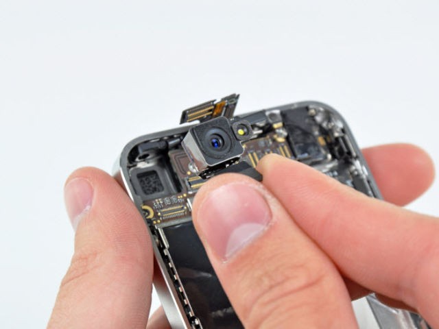   iPhone 4 (31 )