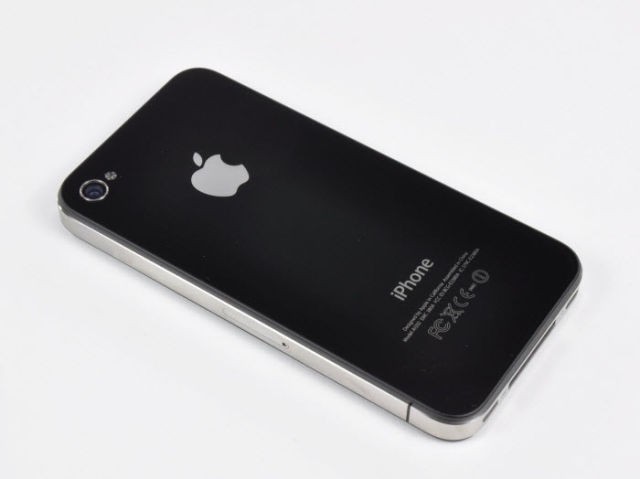   iPhone 4 (31 )