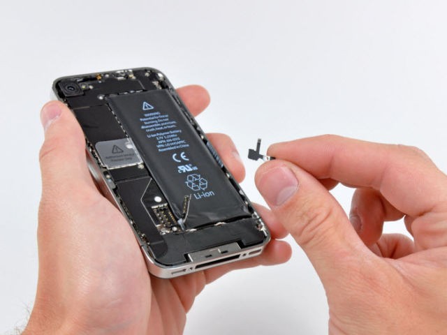   iPhone 4 (31 )