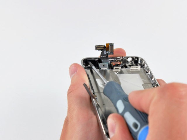   iPhone 4 (31 )