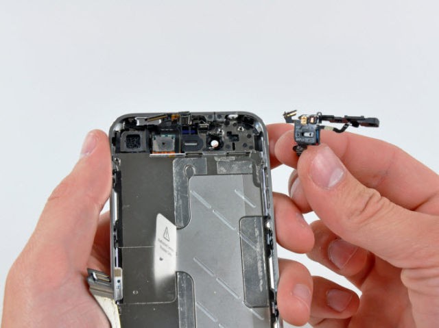   iPhone 4 (31 )