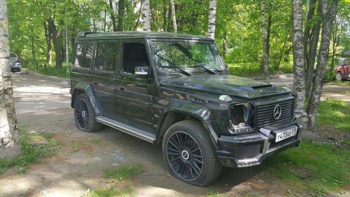 В Санкт-Петербурге обокрали и «распотрошили» Mercedes-Benz G-Class (3 фото) В Санкт-Петербурге обокрали и «распотрошили» Mercedes-Benz G-Class (3 фото)