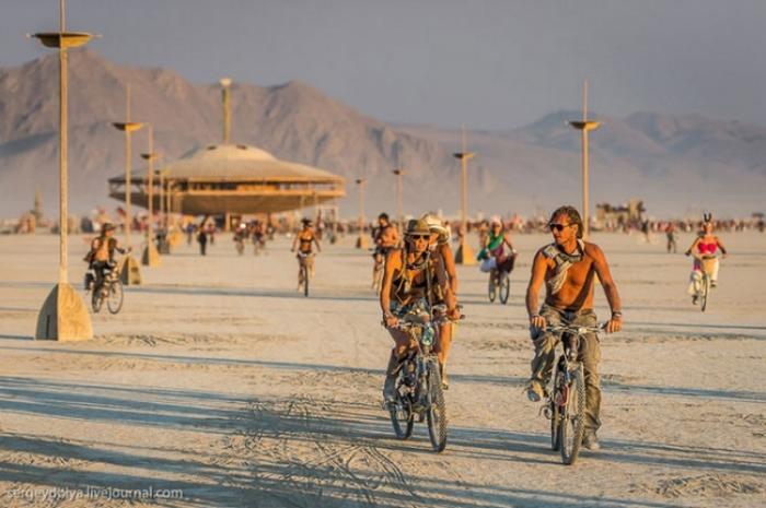     Burning Man (37 )