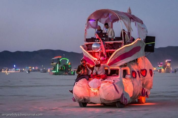     Burning Man (37 )