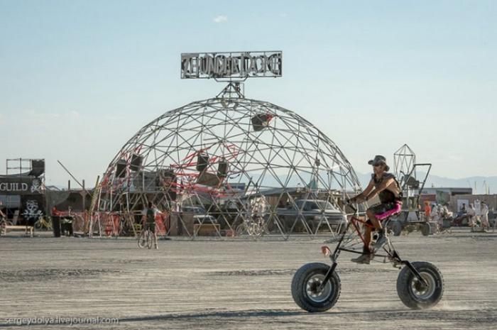     Burning Man (37 )