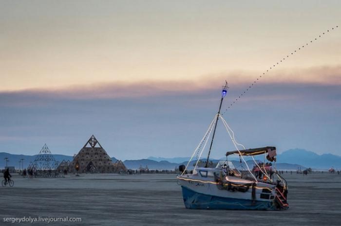     Burning Man (37 )