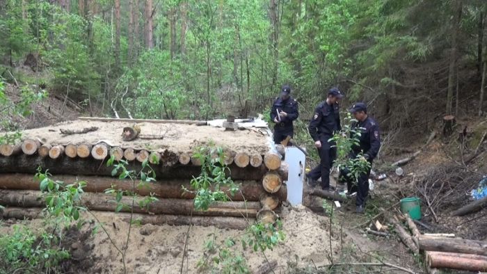 Самодельная землянка на случай апокалипсиса (6 фото) Самодельная землянка на случай апокалипсиса (6 фото)
