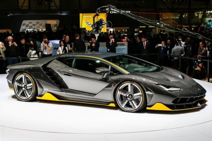 Lamborghini Centenario - 770-   2,2  (13 )