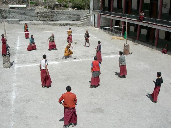     (Key Gompa),  (30 )